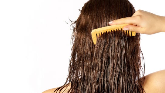 &iquest;Es malo cepillarse el pelo mojado?