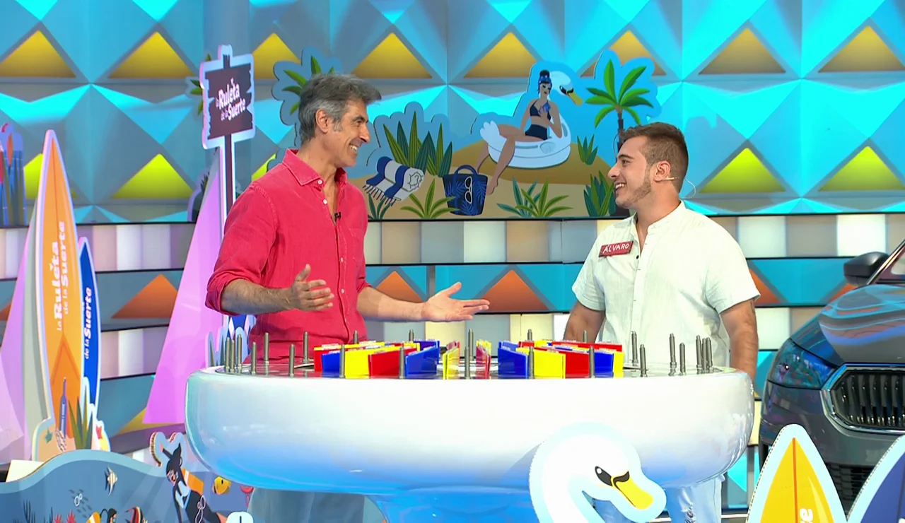 Jorge Fernández, a Álvaro al llegar al Panel Final de La ruleta de la suerte: "Algo bueno te tenía que pasar"