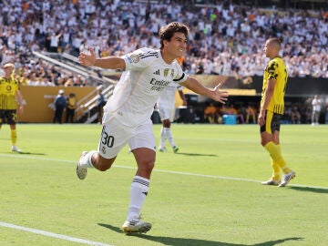 Gonzalo García con el Real Madrid