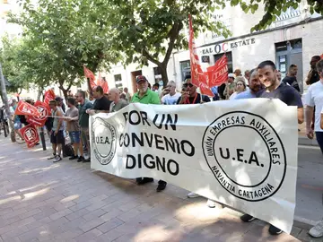 Los trabajadores de Navantia mantienen la huelga y rechazan el preacuerdo Los trabajadores de Navantia mantienen la huelga y rechazan el preacuerdo