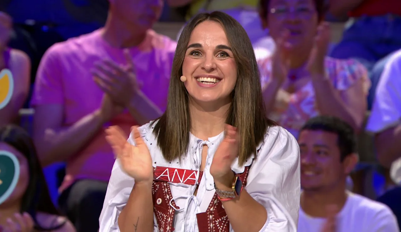 ¡Todo un hito en La ruleta de la suerte! Ana, de las pocas concursantes que se ha llevado una ola en casi todos los paneles