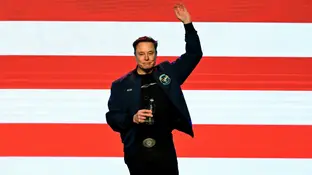 La inteligencia artificial de Elon Musk: antisemita y admiradora de Hitler. La inteligencia artificial de Elon Musk: antisemita y admiradora de Hitler.