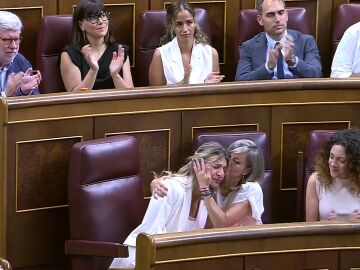 Las lágrimas de Yolanda Díaz tras las palabra de Pedro Sánchez dedicadas a su padre fallecido