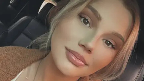 Whitney Purvis (Embarazada a los 16) Whitney Purvis (Embarazada a los 16)