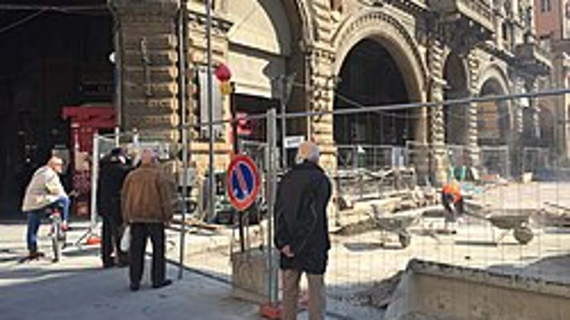 En Italia "profesionalizan" a los jubilados que miran obras públicas En Italia "profesionalizan" a los jubilados que miran obras públicas