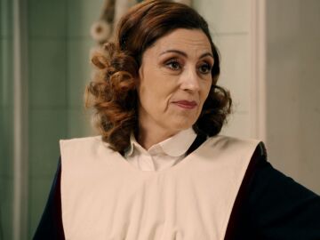 Manuela intuye que Claudia est&aacute; detr&aacute;s del contrato de Ra&uacute;l en la f&aacute;brica