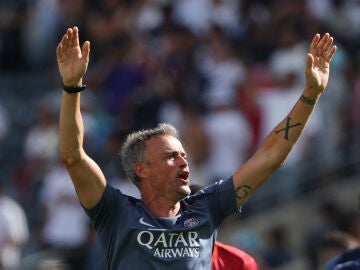 Luis Enrique celebra la victoria ante el Real Madrid en el Mundial de Clubes Luis Enrique celebra la victoria ante el Real Madrid en el Mundial de Clubes