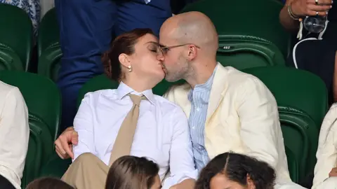 Olivia Cooke y Ralph Davis en Wimbledon Olivia Cooke y Ralph Davis en Wimbledon