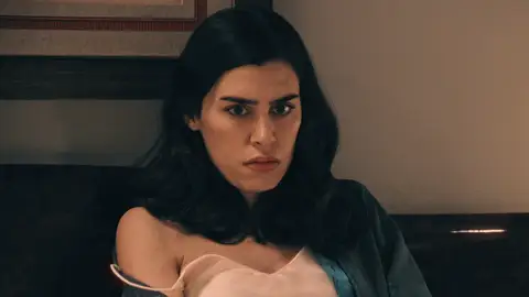 María se ha dado cuenta de que está empezando a recuperar la sensibilidad en las piernas... ¿se lo dirá a alguien?