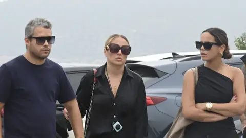 El funeral de Michu, fallecida a los 33 años: José Fernando, Gloria Camila y Rocío Flores, muy afectados y de luto