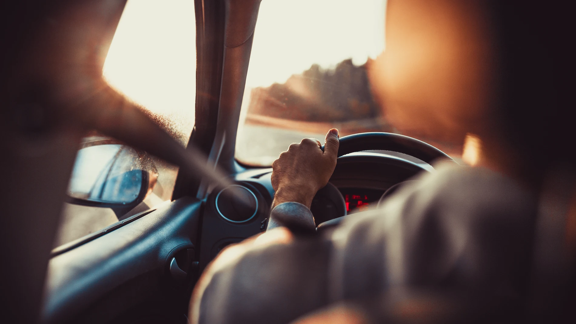 Cómo mantener una conducción segura este verano Cómo mantener una conducción segura este verano