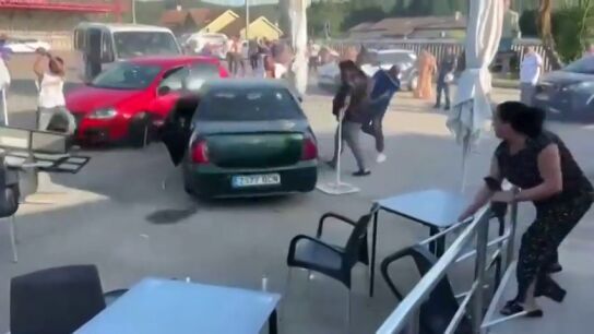Otros seis detenidos en relaci&oacute;n con la brutal pelea entre clanes en una petici&oacute;n de mano en Ribeira, a Coru&ntilde;a
