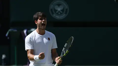 Carlos Alcaraz celebra un punto ante Taylor Fritz Carlos Alcaraz celebra un punto ante Taylor Fritz