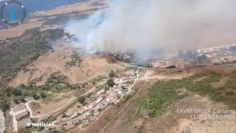 Desalojadas varias viviendas en Algeciras y activada la fase 1 de emergencia por un incendio en Botafuegos Desalojadas varias viviendas en Algeciras y activada la fase 1 de emergencia por un incendio en Botafuegos