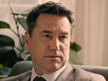 María le propone a Gabriel que seduzca a Begoña... ¡Pero él rechaza la sugerencia tajantemente! 