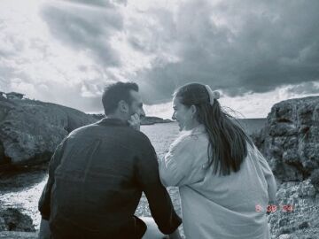 La foto de Beril Pozam con Ersin Arici, Suna y Abidin en Una nueva vida, que enamora a los fans de la serie 