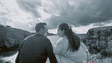 La foto de Beril Pozam con Ersin Arici, Suna y Abidin en Una nueva vida, que enamora a los fans de la serie 