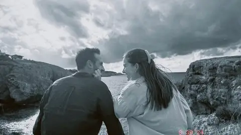 La foto de Beril Pozam con Ersin Arici, Suna y Abidin en Una nueva vida, que enamora a los fans de la serie La foto de Beril Pozam con Ersin Arici, Suna y Abidin en Una nueva vida, que enamora a los fans de la serie