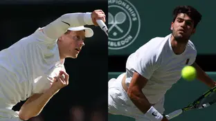 Jannik Sinner y Carlos Alcaraz, en acción en sus respectivas semifinales de Wimbledon Jannik Sinner y Carlos Alcaraz, en acción en sus respectivas semifinales de Wimbledon