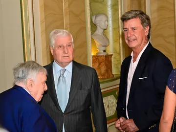 Cayetano Martínez de Irujo y Carlos Fitz-James Stuart, el duque de Alba Cayetano Martínez de Irujo y Carlos Fitz-James Stuart, el duque de Alba