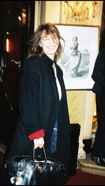 Jane Birkin con su Hermès Jane Birkin con su Hermès