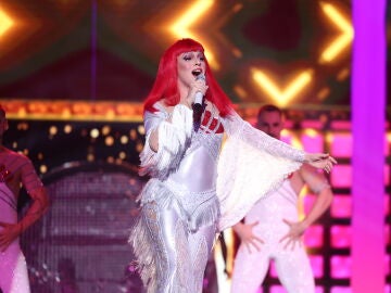 Yenesi se convierte en diva del pop al ritmo de ‘Believe’ como una auténtica Cher 