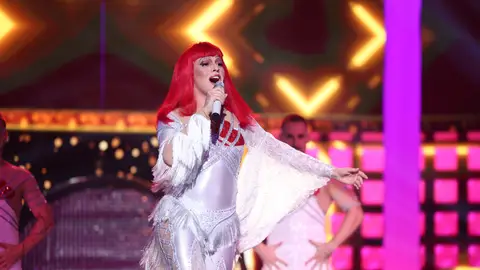 Yenesi se convierte en diva del pop al ritmo de ‘Believe’ como una auténtica Cher Yenesi se convierte en diva del pop al ritmo de ‘Believe’ como una auténtica Cher