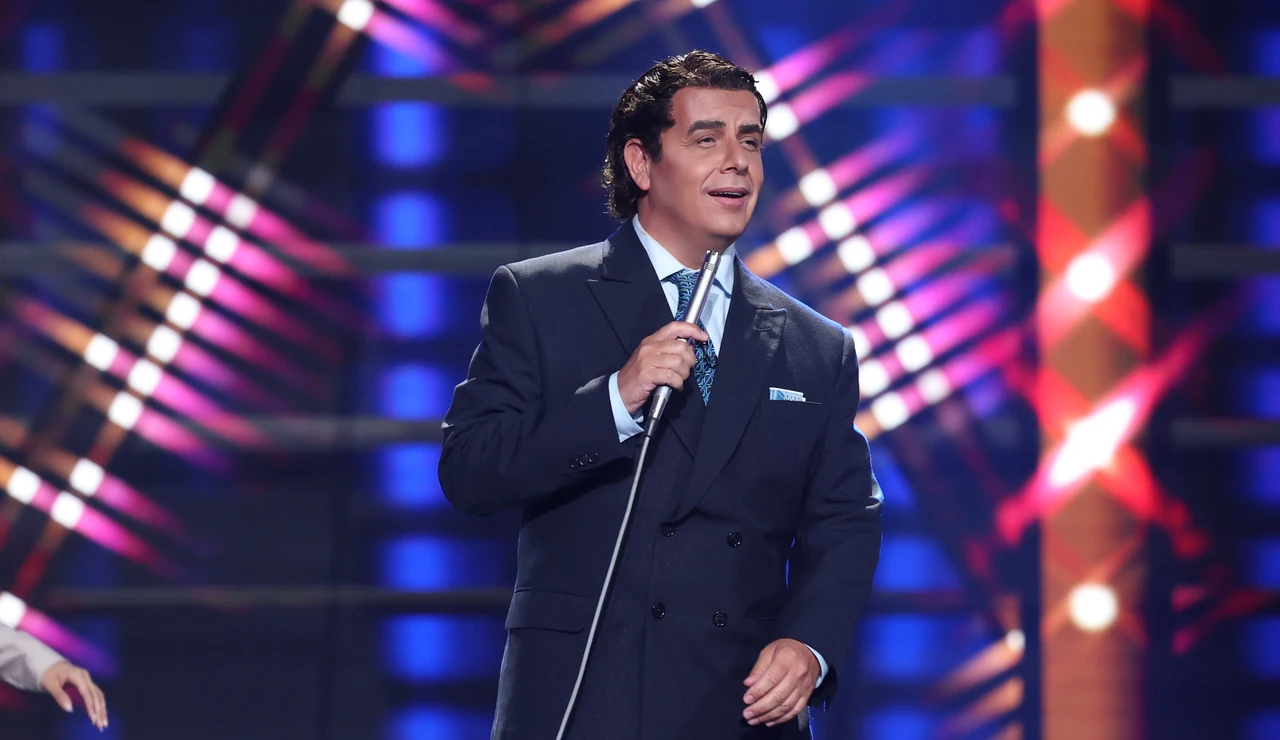 Àngel Llàcer cumple su deseo: imita a Bertín Osborne en la gran final de Tu cara me suena con ‘Como un vagabundo’