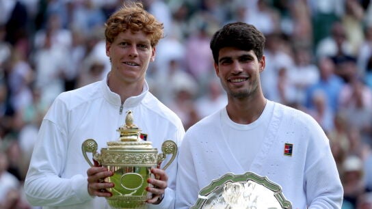 Jannik Sinner y Carlos Alcaraz, ganador y finalista de Wimbledon 2025
