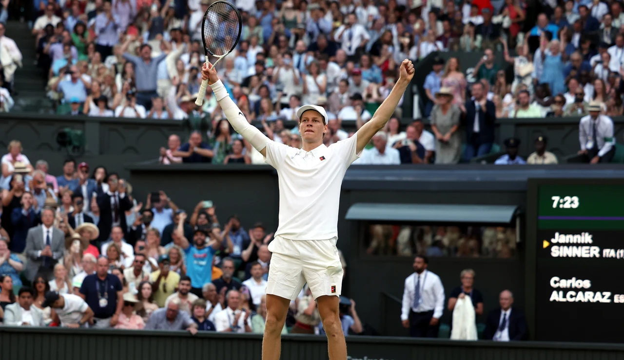 Antena 3 Deportes (13-07-25) Jannik Sinner se cobra la venganza de París y rompe el idilio de Alcaraz con la hierba para alzar su primer Wimbledon