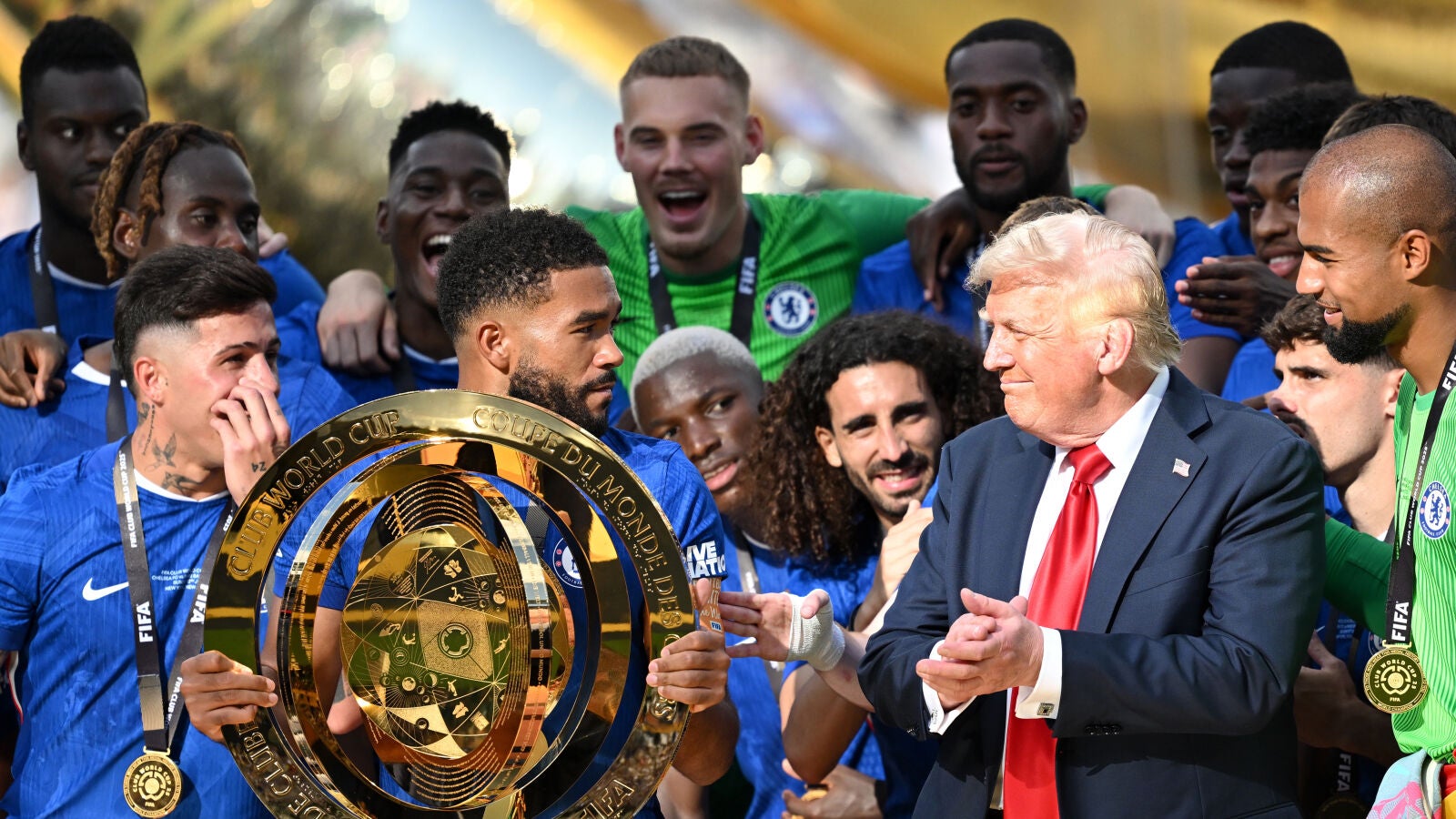 Trump se queda en la celebración del Chelsea y la reacción de Reece James lo dice todo: 