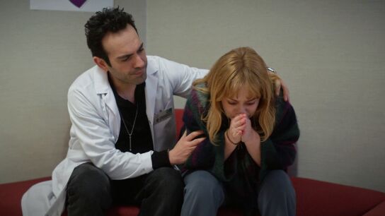 La angustia se apodera de Bahar, &iexcl;la doctora descubre que su madre ha sufrido un infarto!
