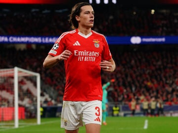 Álvaro Carreras durante un partido del Benfica Álvaro Carreras durante un partido del Benfica