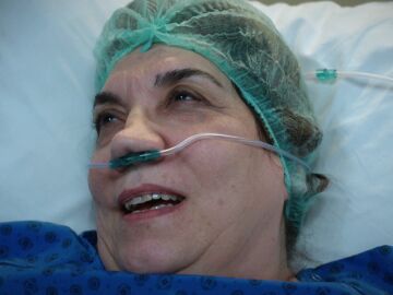 G&uuml;l&ccedil;i&ccedil;ek despierta tras la operaci&oacute;n y, bajo los efectos de la anestesia, alucina con el doctor Reha&hellip;