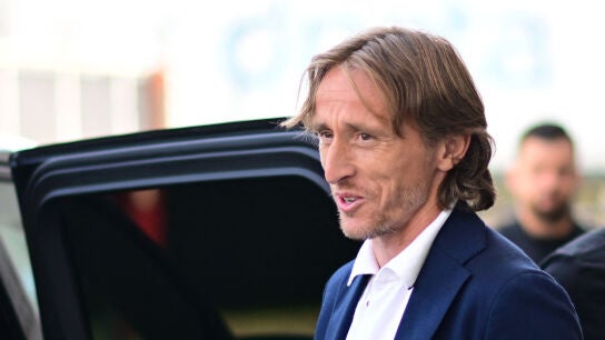 Modric, sonriente a su llegada a Mil&aacute;n