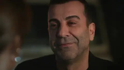 Çağla y Tolga comparten un extraño momento tras la tensión en el hospital: “Eres una mujer interesante” Çağla y Tolga comparten un extraño momento tras la tensión en el hospital: “Eres una mujer interesante”