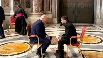 Trump y Zelenski en el Vaticano