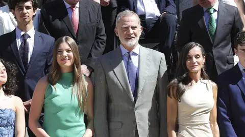 La infanta Sofía y los reyes Felipe y Letizia en el Palacio de la Zarzuela La infanta Sofía y los reyes Felipe y Letizia en el Palacio de la Zarzuela