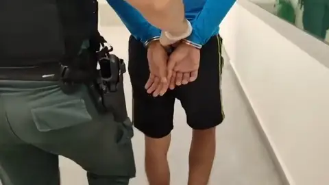 Vídeo: El momento de la detención del tercer implicado en la paliza de Torre Pacheco Vídeo: El momento de la detención del tercer implicado en la paliza de Torre Pacheco