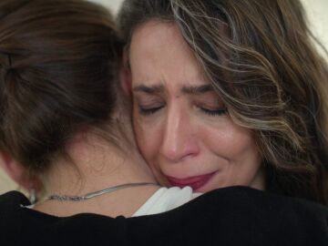 Efsun le confiesa a Seren que se siente celosa de la relaci&oacute;n que mantiene con Bahar: &ldquo;Nunca me has abrazado a m&iacute; como la abrazas a ella&rdquo; 