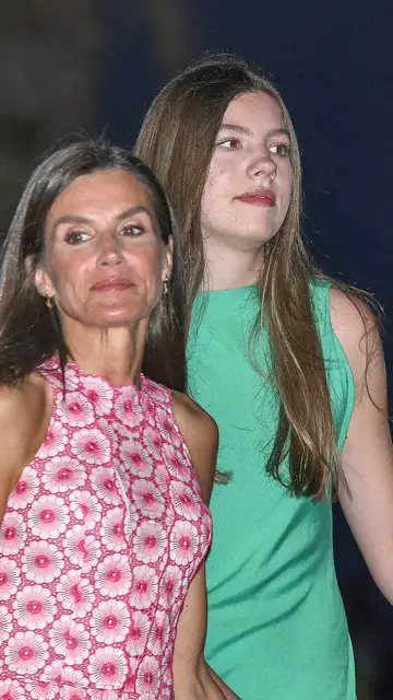 La reina Letizia y la infanta Sofía en Palma de Mallorca en 2024 La reina Letizia y la infanta Sofía en Palma de Mallorca en 2024