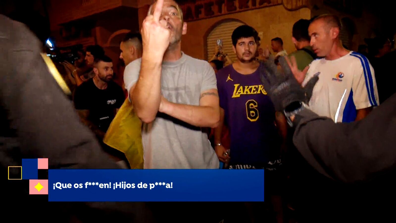 Acoso, amenazas, insultos y persecución de los radicales a una periodista de Espejo Público en Torre Pacheco: 