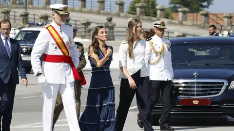 Felipe VI, Letizia y la infanta Sofía en la Escuela Naval de Marín Felipe VI, Letizia y la infanta Sofía en la Escuela Naval de Marín
