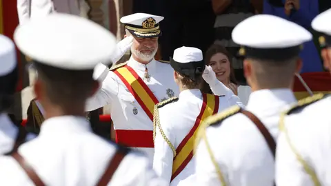 La princesa Leonor y el rey Felipe en la Escuela Naval de Marín La princesa Leonor y el rey Felipe en la Escuela Naval de Marín