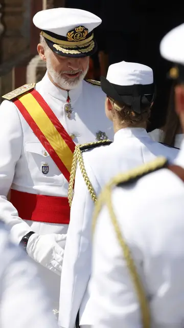 La princesa Leonor y el rey Felipe en la Escuela Naval de Marín La princesa Leonor y el rey Felipe en la Escuela Naval de Marín