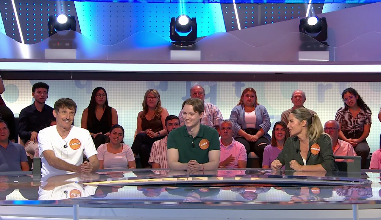 “Menos mal que hemos traído a Manu”: Carlos Chamarro alucina con el concursante en el ¿Dónde Están?