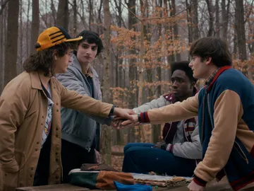 Finn Wolfhard, Gaten Matarazzo, Caleb McLaughlin y Noah Schnapp en la temporada 5 de Stranger Things Finn Wolfhard, Gaten Matarazzo, Caleb McLaughlin y Noah Schnapp en la temporada 5 de Stranger Things