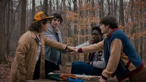 Finn Wolfhard, Gaten Matarazzo, Caleb McLaughlin y Noah Schnapp en la temporada 5 de Stranger Things Finn Wolfhard, Gaten Matarazzo, Caleb McLaughlin y Noah Schnapp en la temporada 5 de Stranger Things