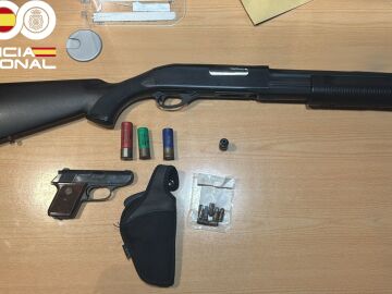 Detenido en Palma por amenazar a una camarera con una escopeta simulada tras negarle más alcohol