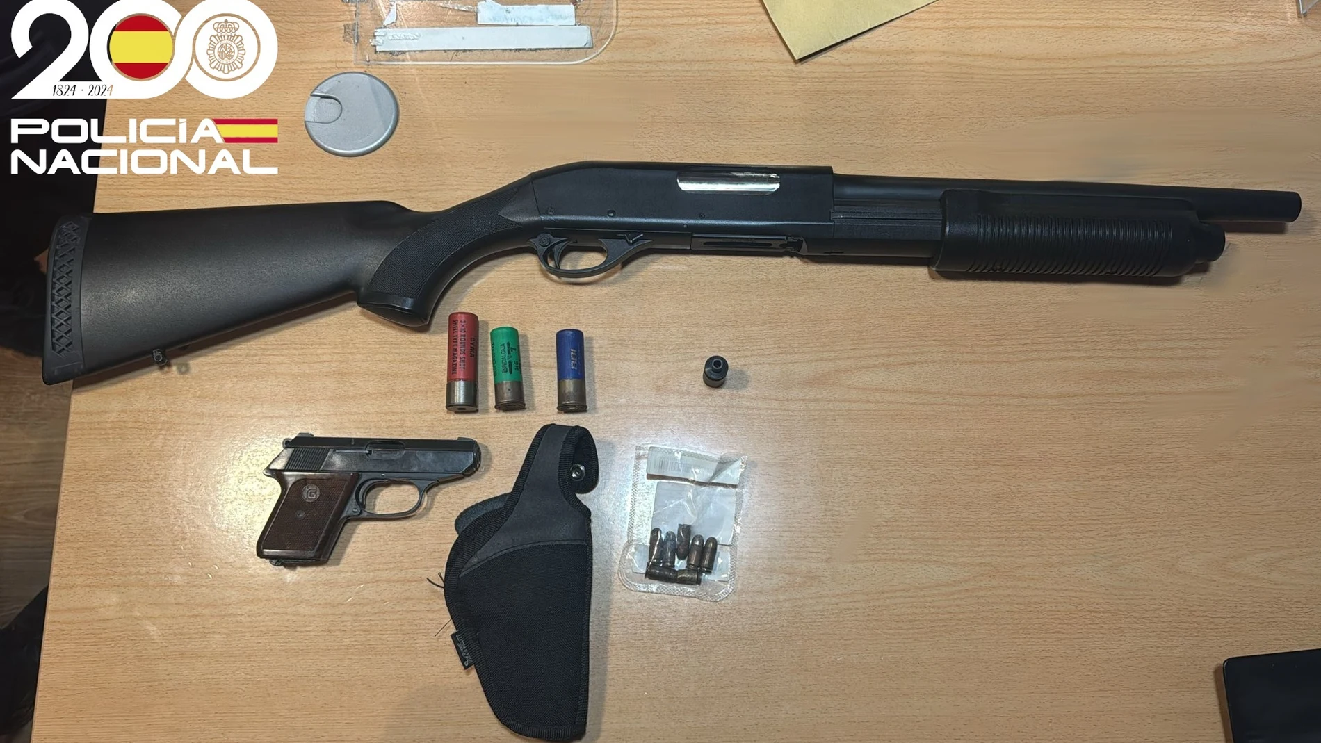 Detenido en Palma por amenazar a una camarera con una escopeta simulada tras negarle más alcohol Detenido en Palma por amenazar a una camarera con una escopeta simulada tras negarle más alcohol